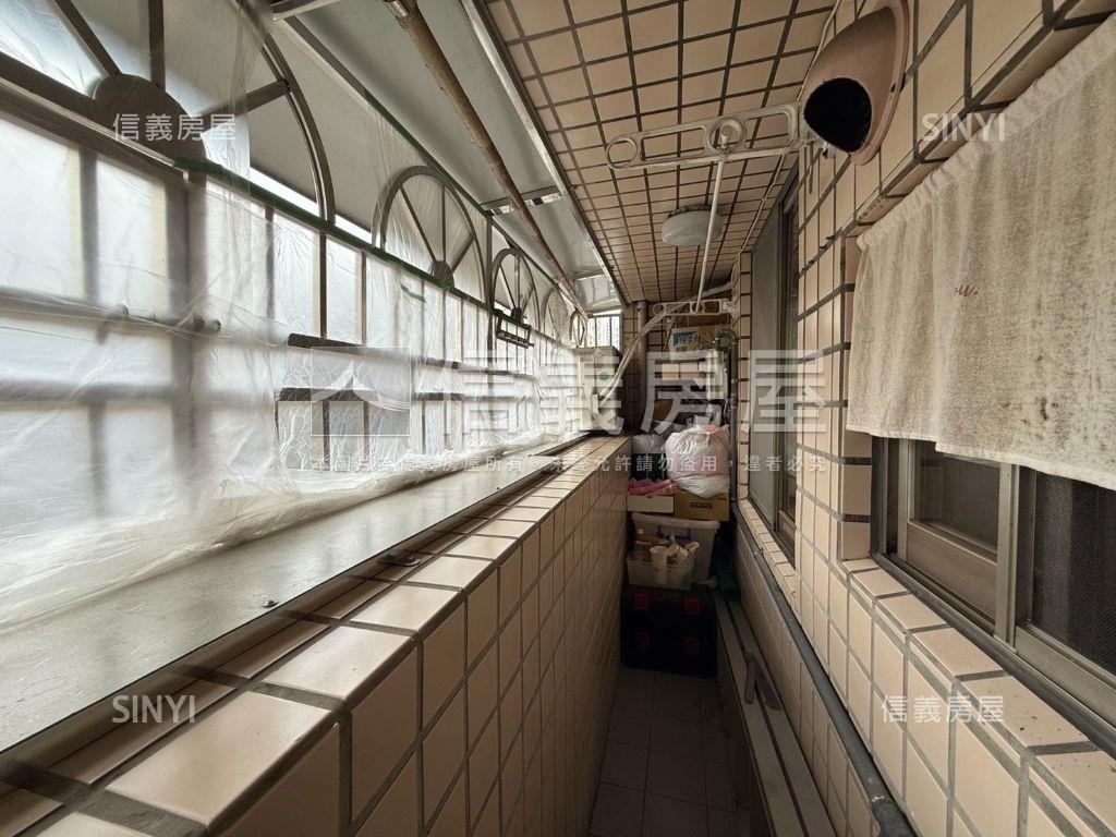 近捷運明亮三房房屋室內格局與周邊環境