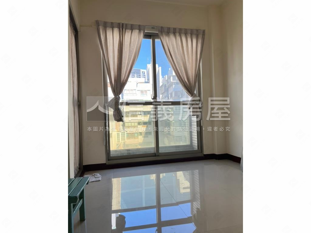 近公園＆捷運孝親臨路別墅房屋室內格局與周邊環境