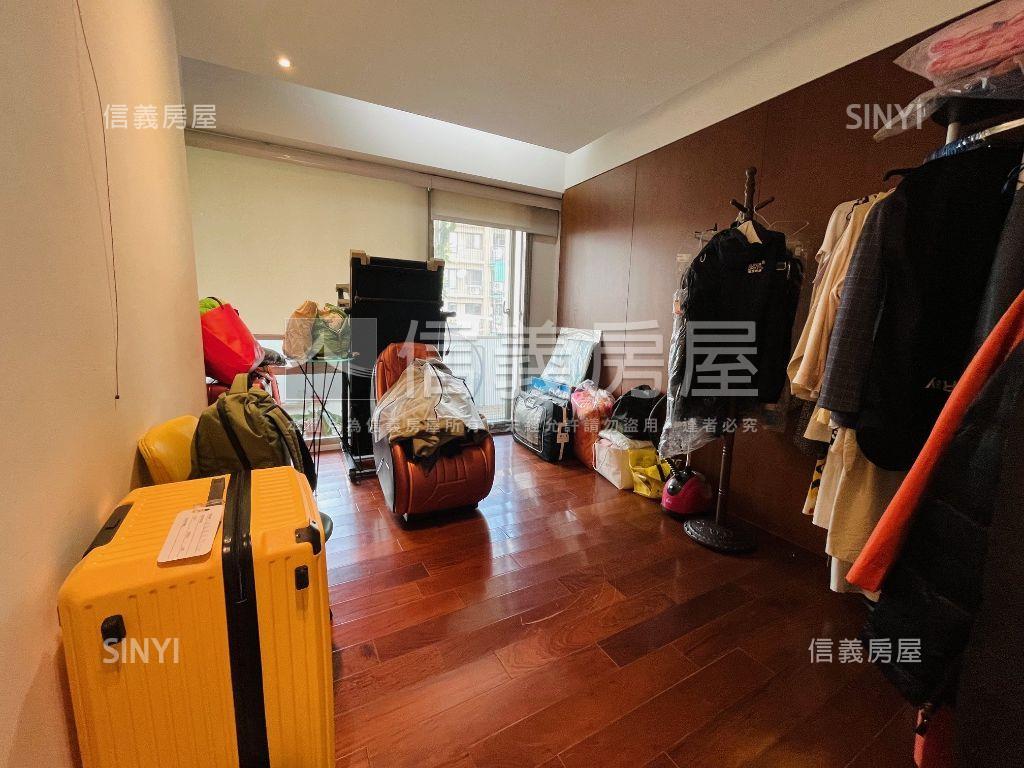 邊間綠蔭明亮豪邸車位房屋室內格局與周邊環境