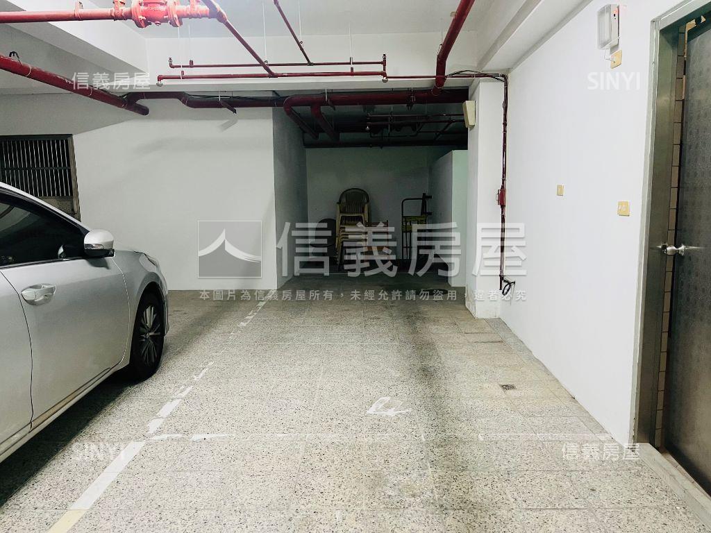 邊間綠蔭明亮豪邸車位房屋室內格局與周邊環境