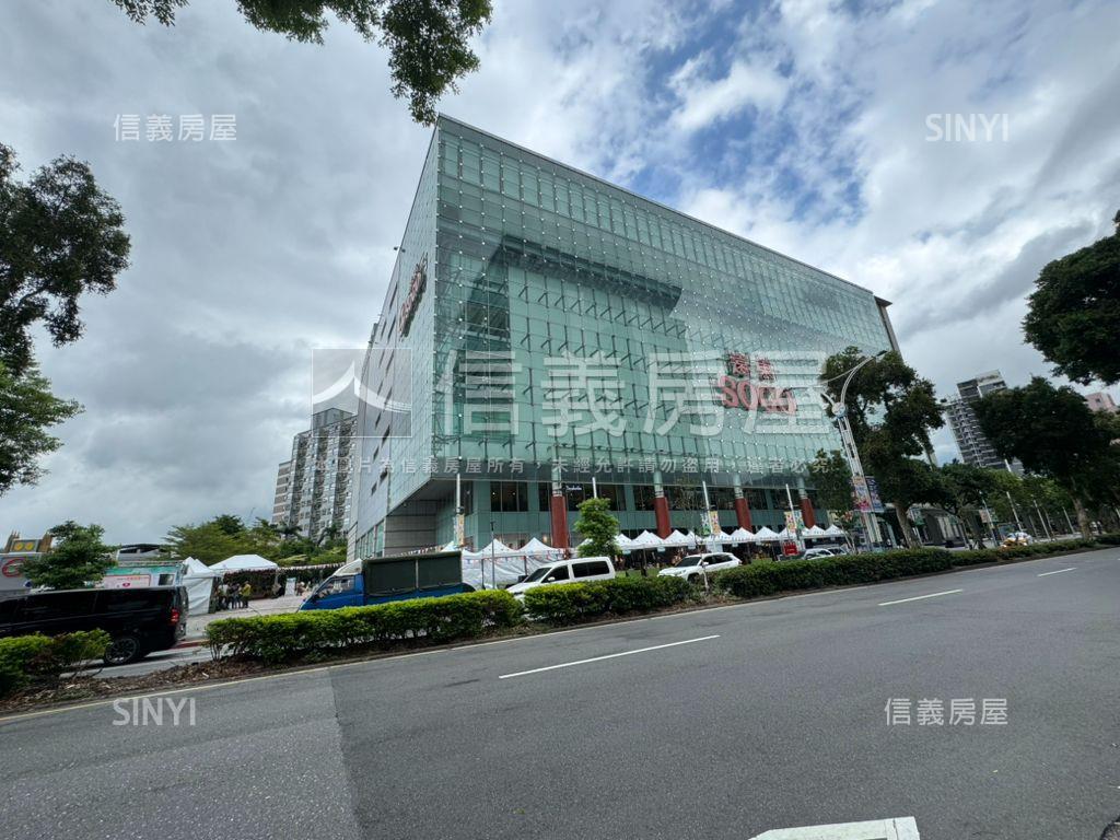 邊間綠蔭明亮豪邸車位房屋室內格局與周邊環境