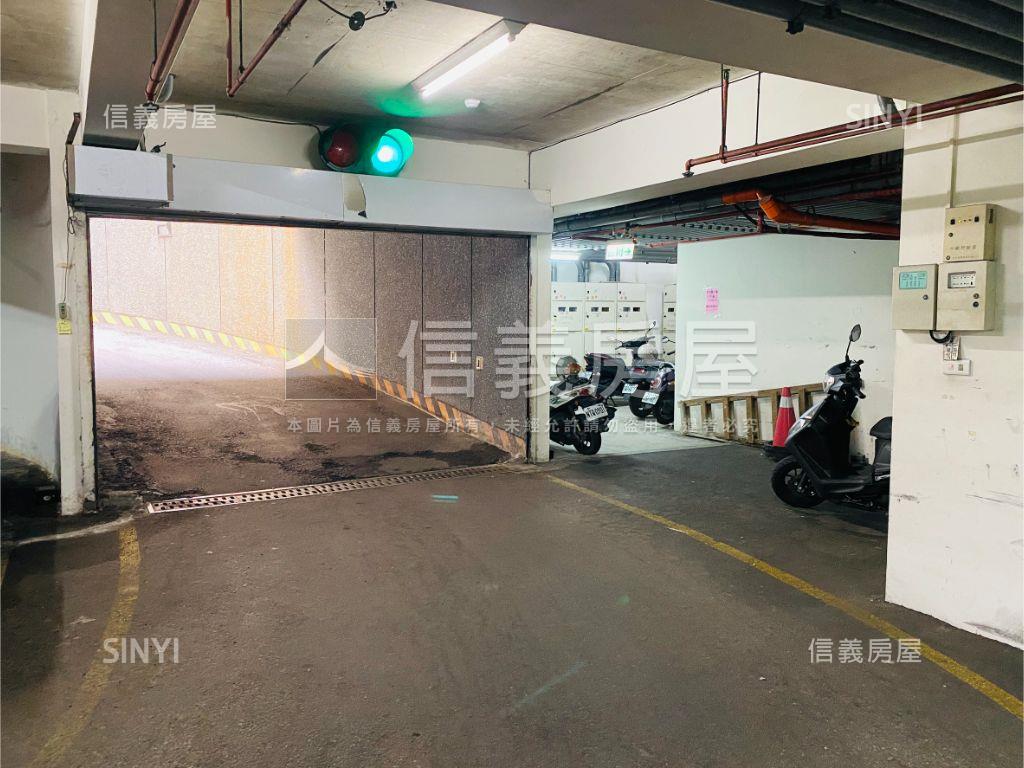 豪邁大樓三樓廠辦雙車位房屋室內格局與周邊環境