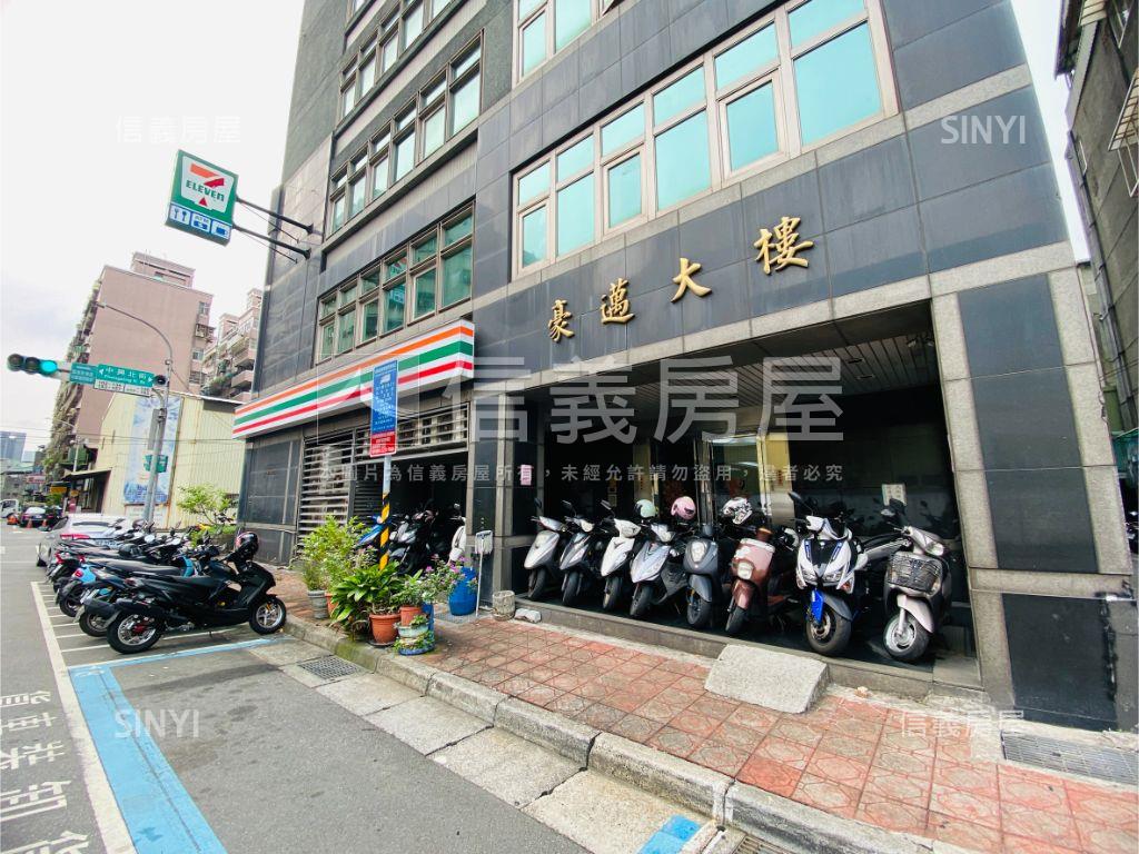 豪邁大樓三樓廠辦雙車位房屋室內格局與周邊環境