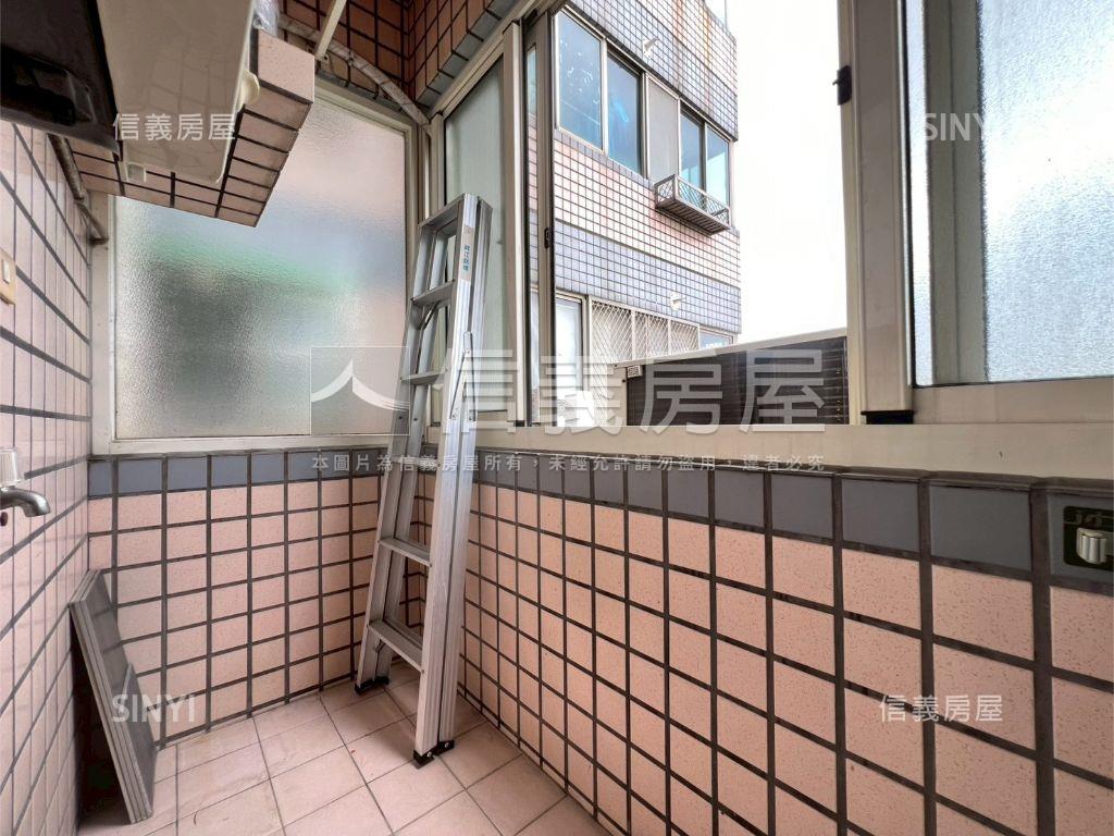 近信義☆樓中樓平車美三房房屋室內格局與周邊環境