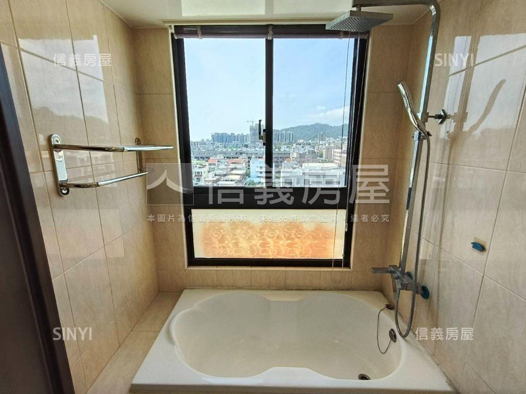 明日山景三房平車房屋室內格局與周邊環境