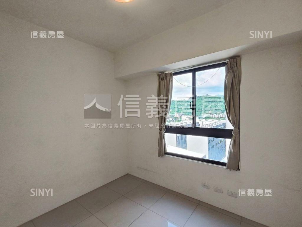 明日山景三房平車房屋室內格局與周邊環境
