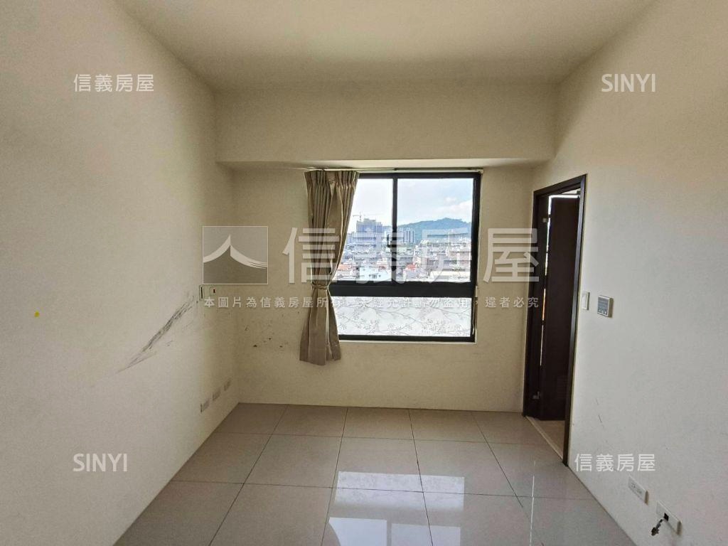 明日山景三房平車房屋室內格局與周邊環境
