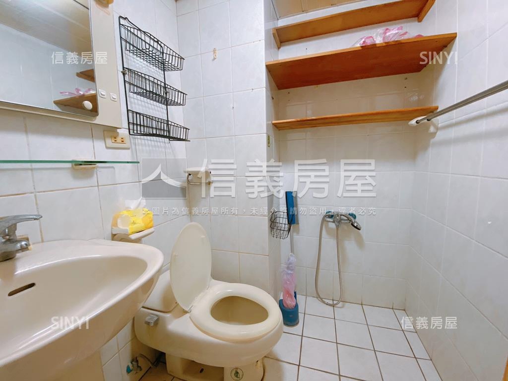 昇捷林園林蔭三房車位房屋室內格局與周邊環境