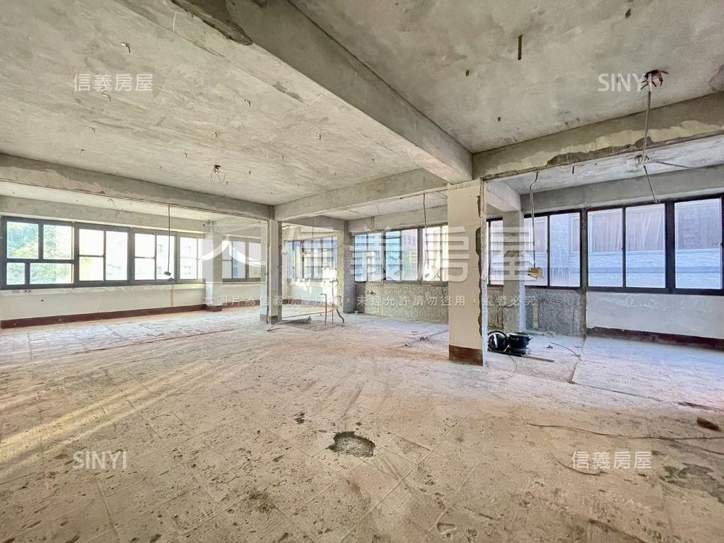 苓雅區熱鬧面寬角店房屋室內格局與周邊環境