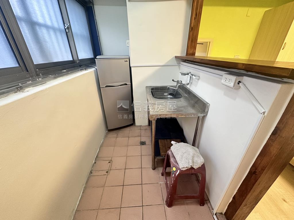 站前生活圈美套房房屋室內格局與周邊環境