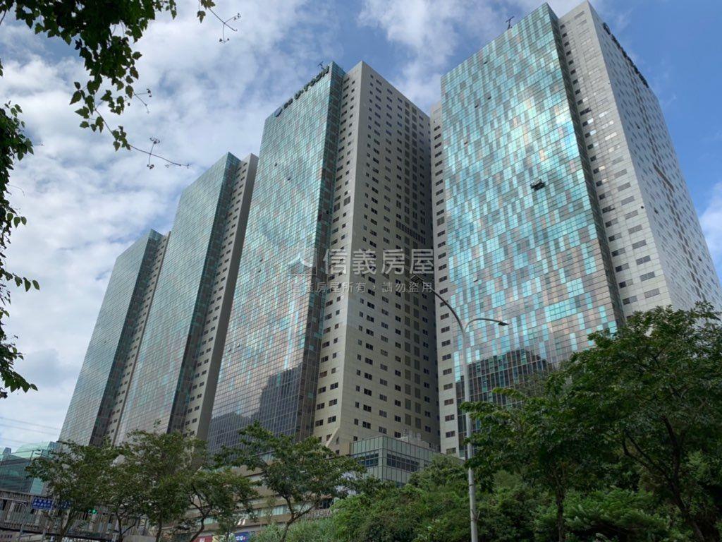 Ｕ－ＴＯＷＮ方正四戶Ｇ房屋室內格局與周邊環境