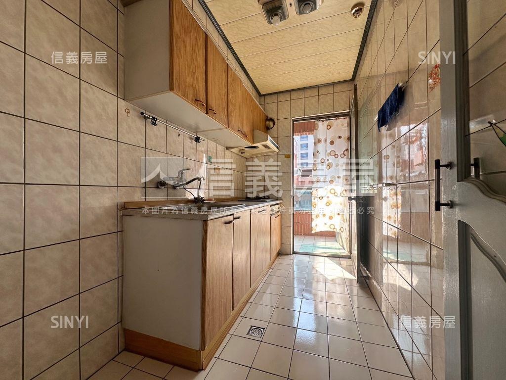 綠意河景明亮三房平車房屋室內格局與周邊環境