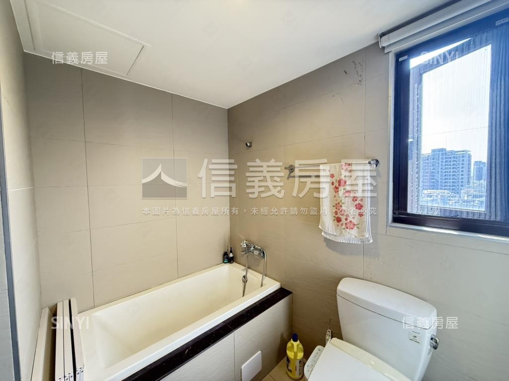 八擴稀有美裝潢四房車位房屋室內格局與周邊環境