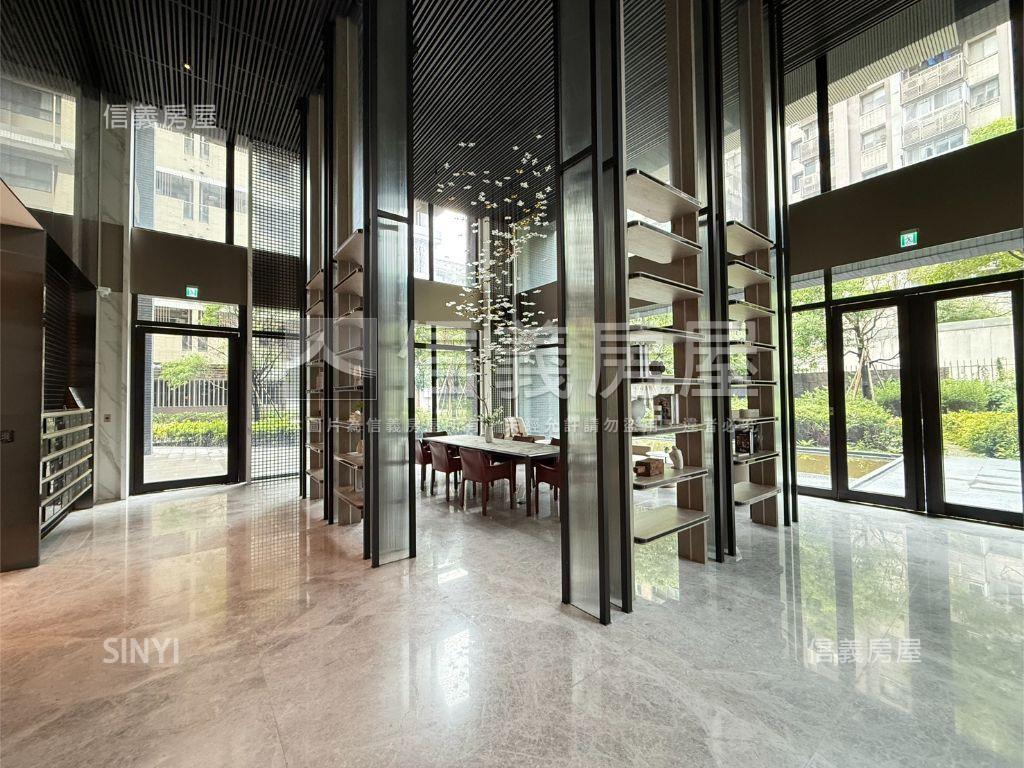 久云日出美妝兩房房屋室內格局與周邊環境