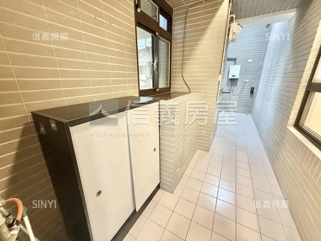 富麗後棟四房平面車位房屋室內格局與周邊環境