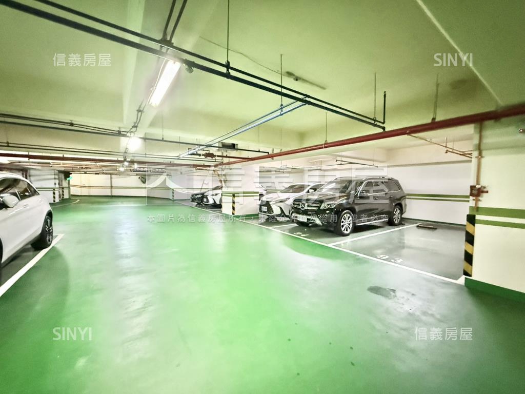 富麗後棟四房平面車位房屋室內格局與周邊環境