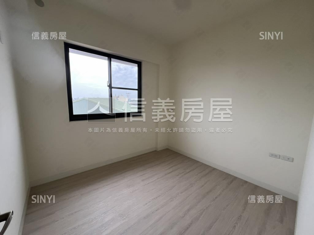 安和藏紅次頂樓採光兩房房屋室內格局與周邊環境