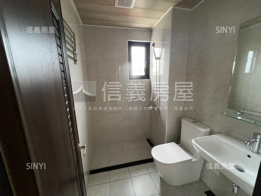 安和藏紅次頂樓採光兩房房屋室內格局與周邊環境