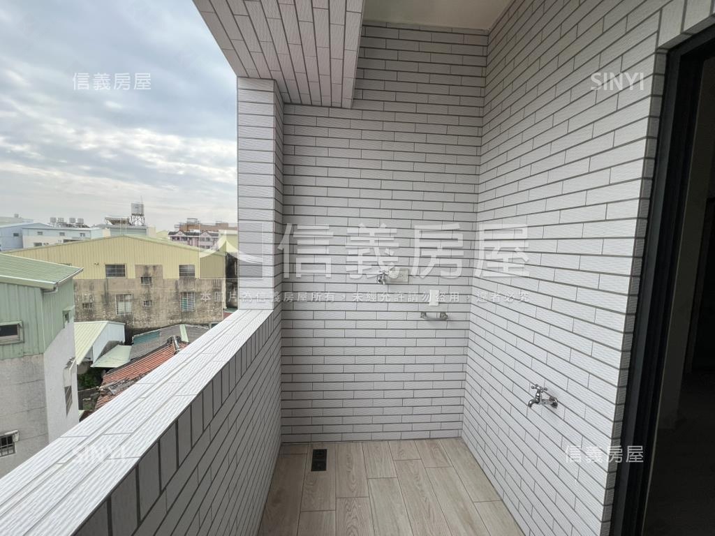 安和藏紅次頂樓採光兩房房屋室內格局與周邊環境