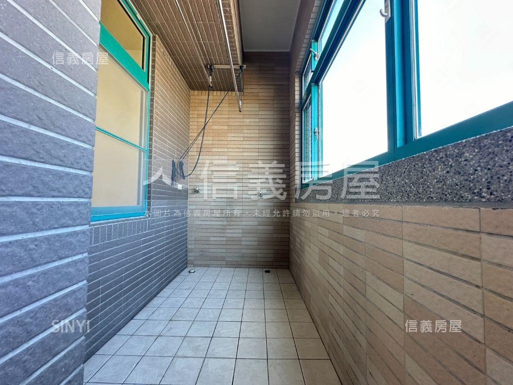 蔚藍海外棟四房Ｂ１車位房屋室內格局與周邊環境