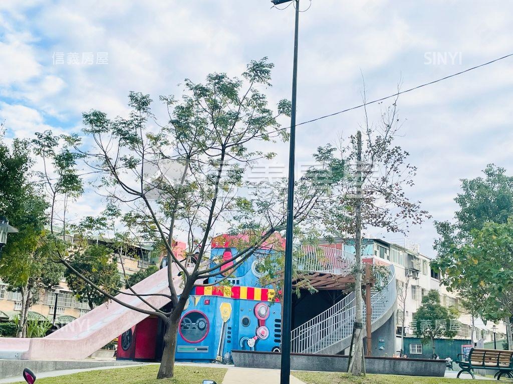 ★專任★鳳鳴三房車位房屋室內格局與周邊環境