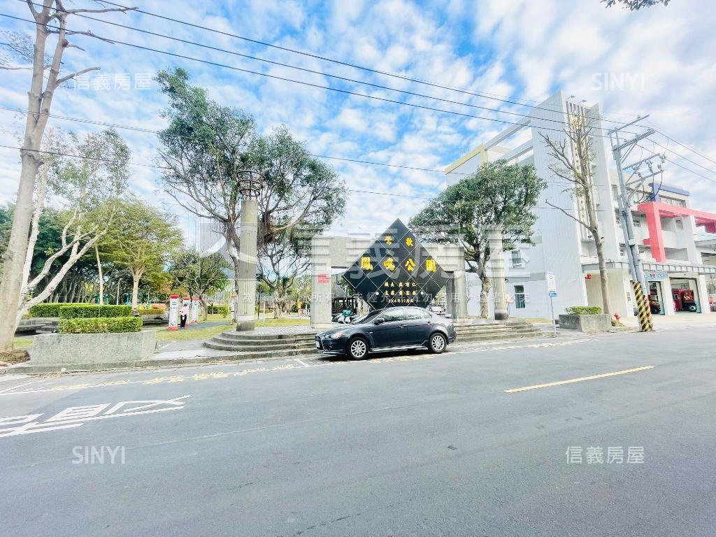 ★專任★鳳鳴三房車位房屋室內格局與周邊環境