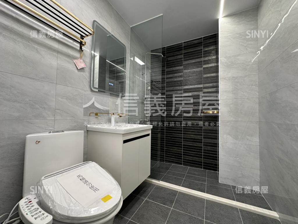 正路面醒目透天房屋室內格局與周邊環境