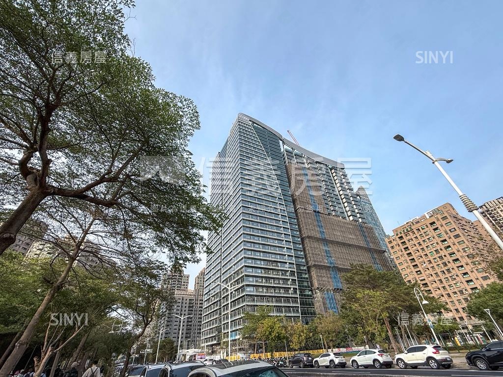 美術１號院三房平車面公園房屋室內格局與周邊環境