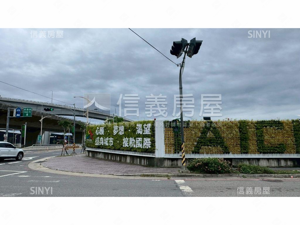 中央公園視野二房車位房屋室內格局與周邊環境
