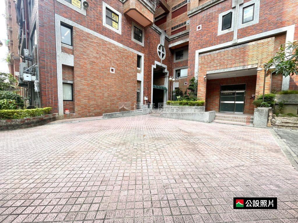 近市政府★河畔百坪角店房屋室內格局與周邊環境