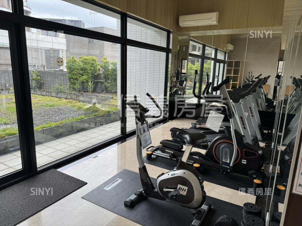 新五綻２房車位房屋室內格局與周邊環境