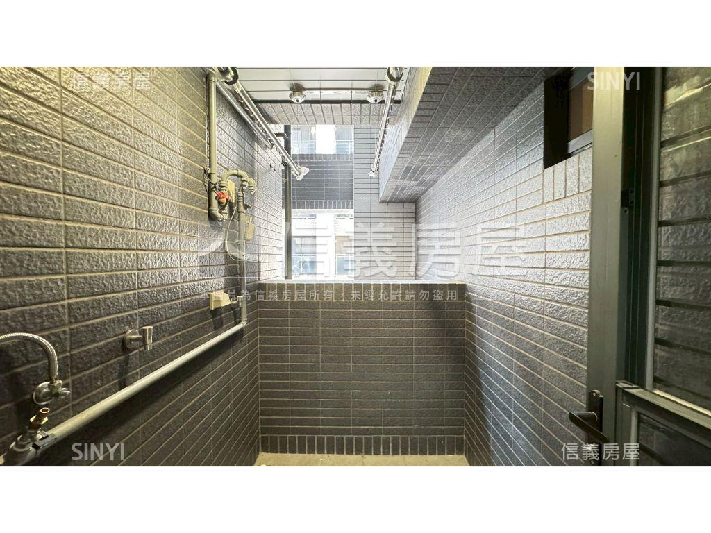 近捷運達麗居山三房平車房屋室內格局與周邊環境