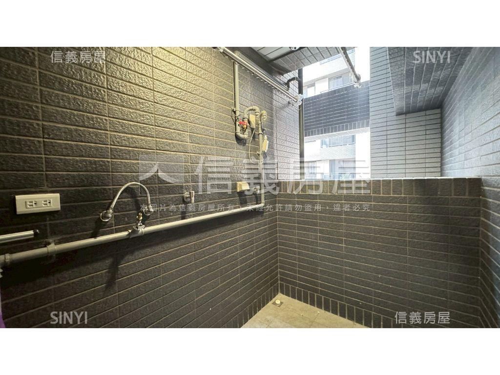 近捷運達麗居山三房平車房屋室內格局與周邊環境