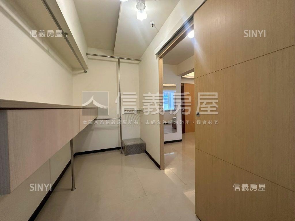十四張景觀捷運三房附車位房屋室內格局與周邊環境
