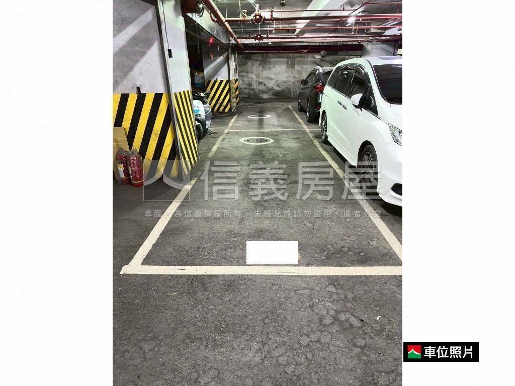 十四張景觀捷運三房附車位房屋室內格局與周邊環境