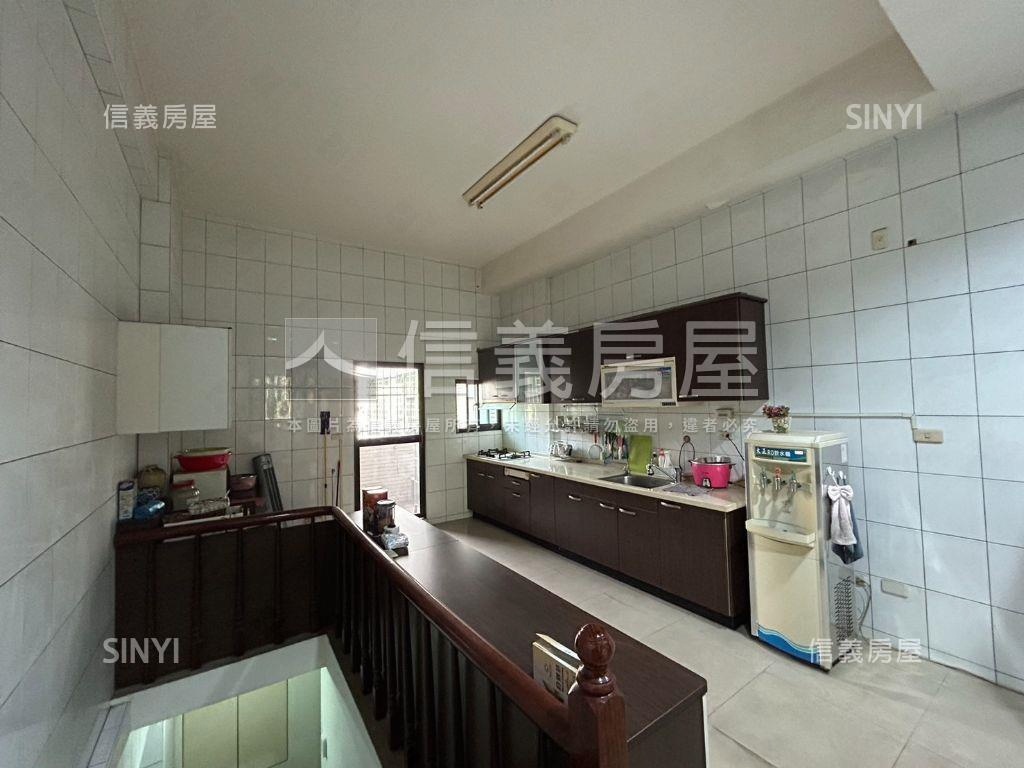 大昌商圈正路稀有透天金店房屋室內格局與周邊環境