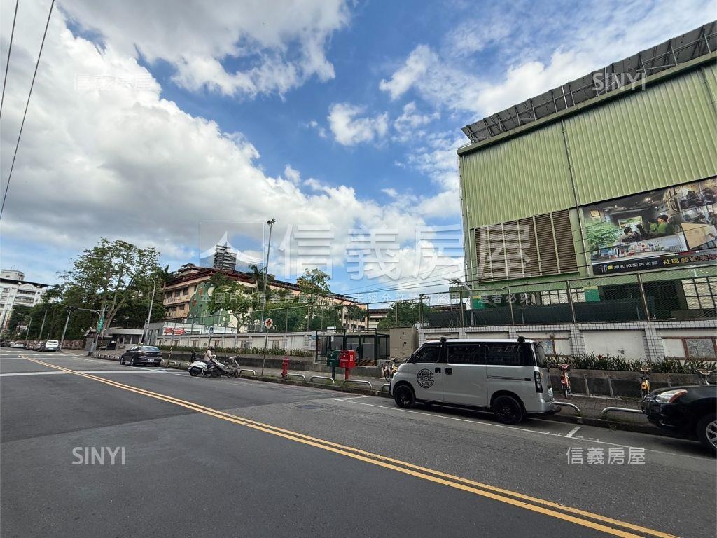 青喆‧邊間三房稀有釋出房屋室內格局與周邊環境