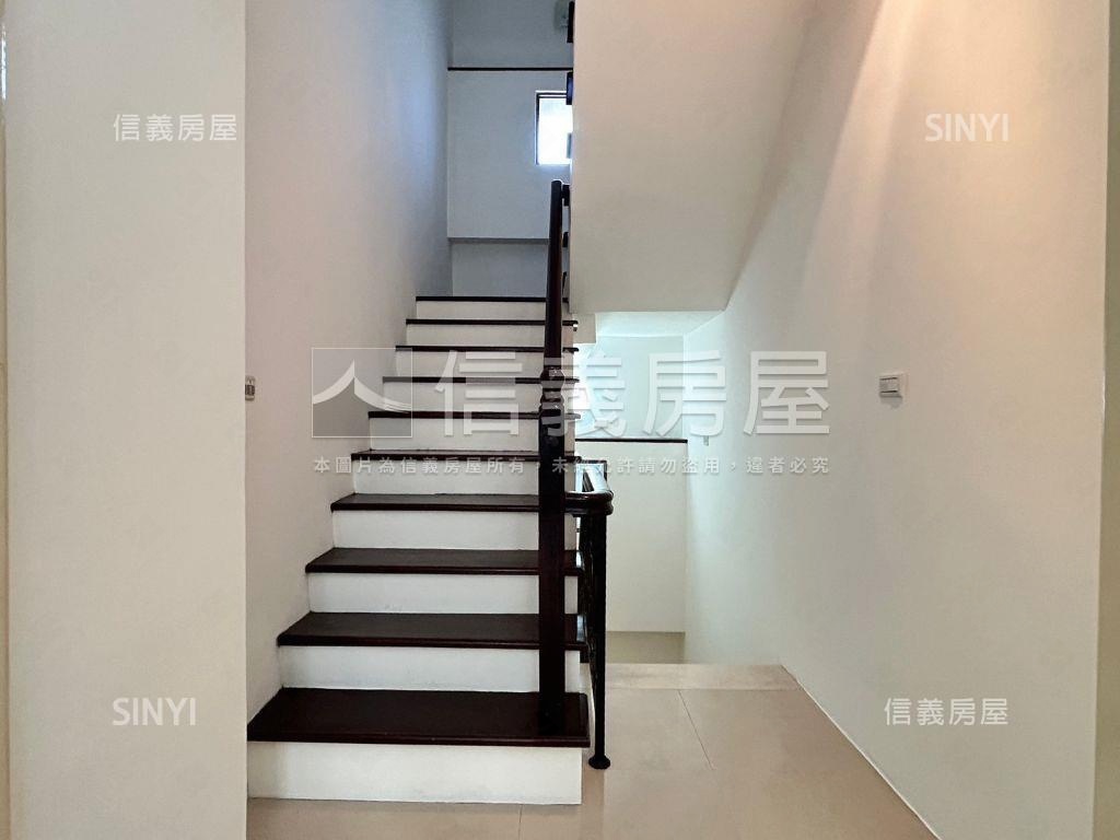 【可停雙車】八期質感別墅房屋室內格局與周邊環境