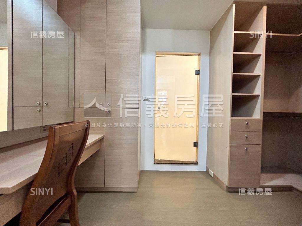 【可停雙車】八期質感別墅房屋室內格局與周邊環境