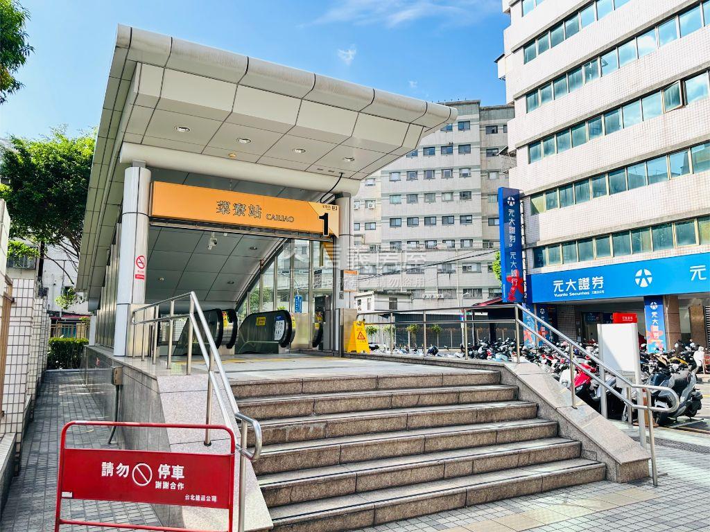 地段王雙捷運三房房屋室內格局與周邊環境
