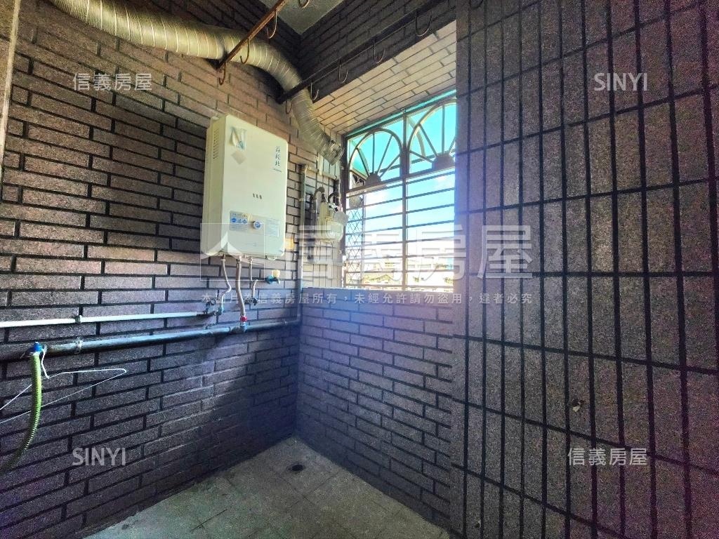 騰景大第稀有釋出有車位房屋室內格局與周邊環境