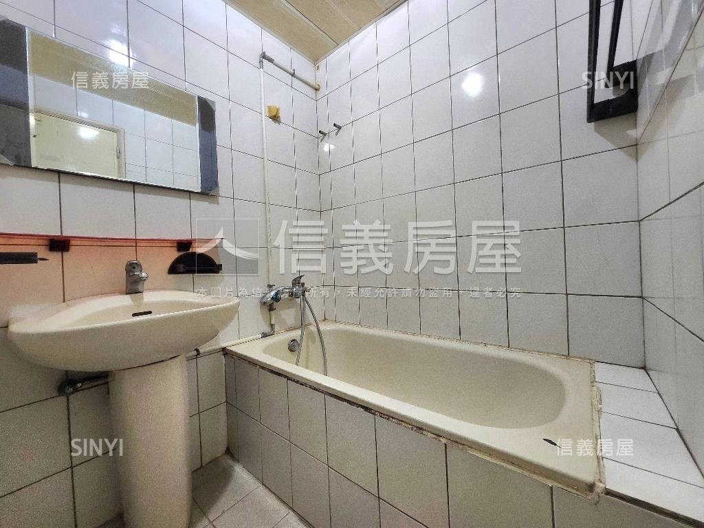 騰景大第稀有釋出有車位房屋室內格局與周邊環境