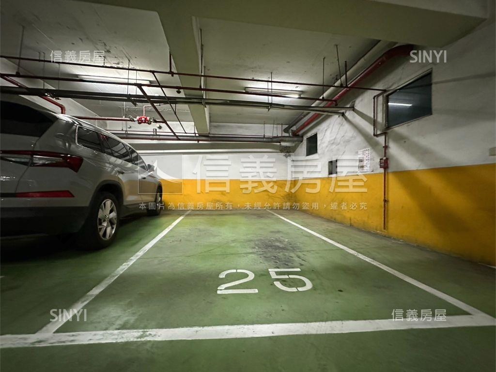 騰景大第稀有釋出有車位房屋室內格局與周邊環境