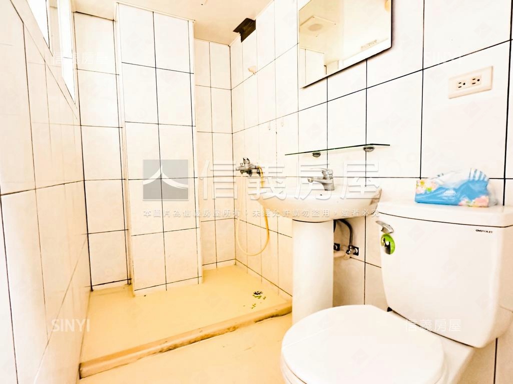 近菜寮捷運一樓雙套房房屋室內格局與周邊環境