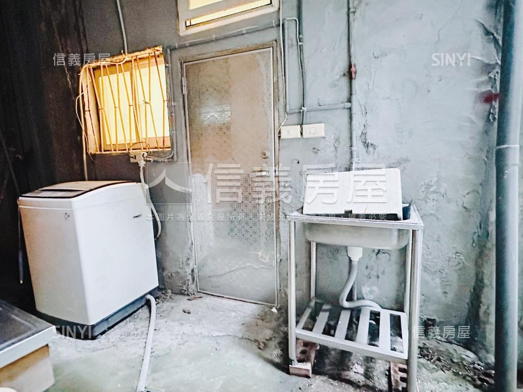 近菜寮捷運一樓雙套房房屋室內格局與周邊環境