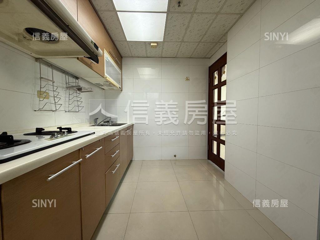 ＭＲＴ麗寶北大景觀２房房屋室內格局與周邊環境