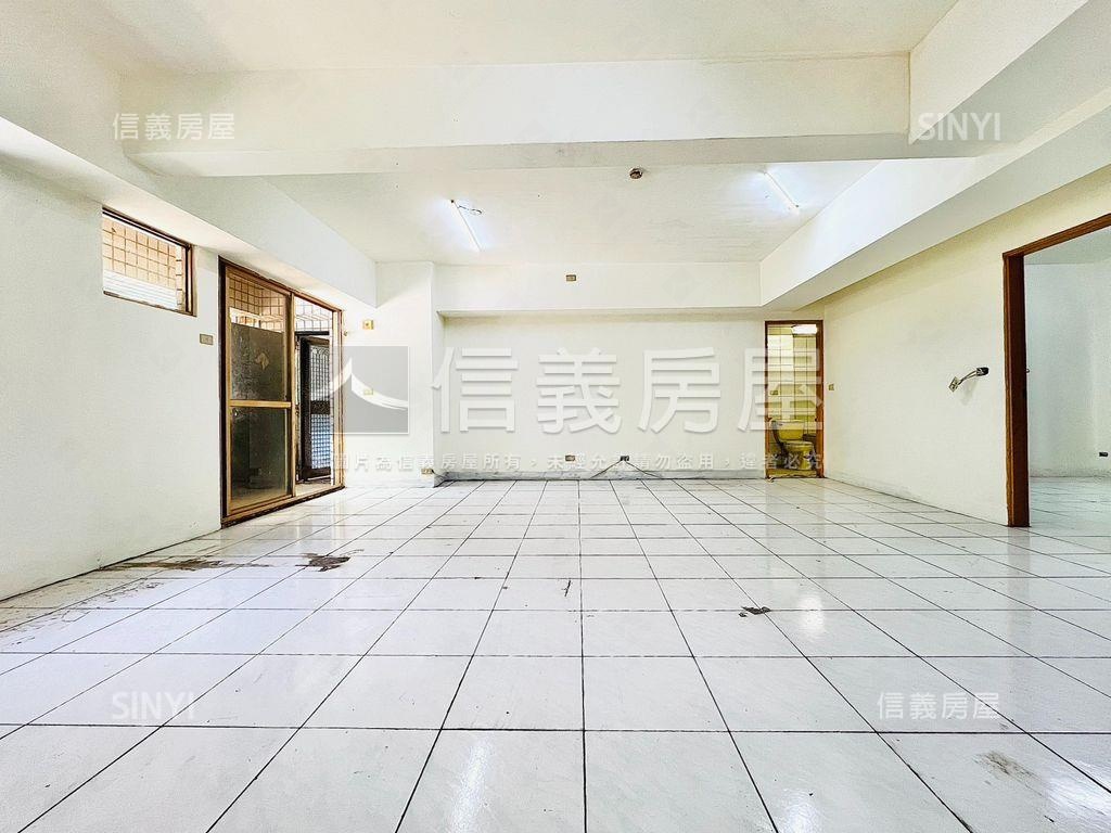 新莊１＋２樓面寬大空間房屋室內格局與周邊環境