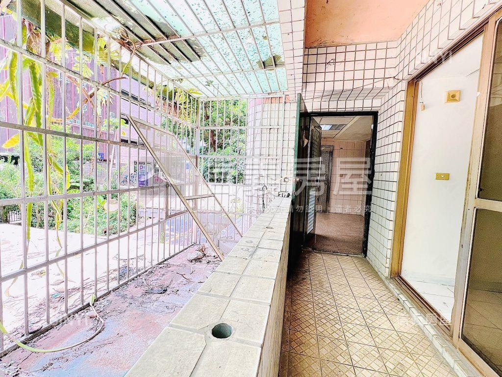 新莊１＋２樓面寬大空間房屋室內格局與周邊環境