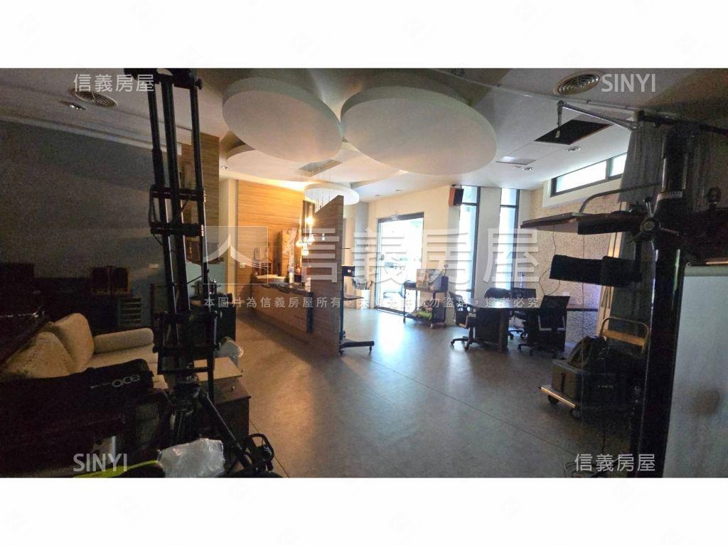 西區稀有。近百坪震後別墅房屋室內格局與周邊環境