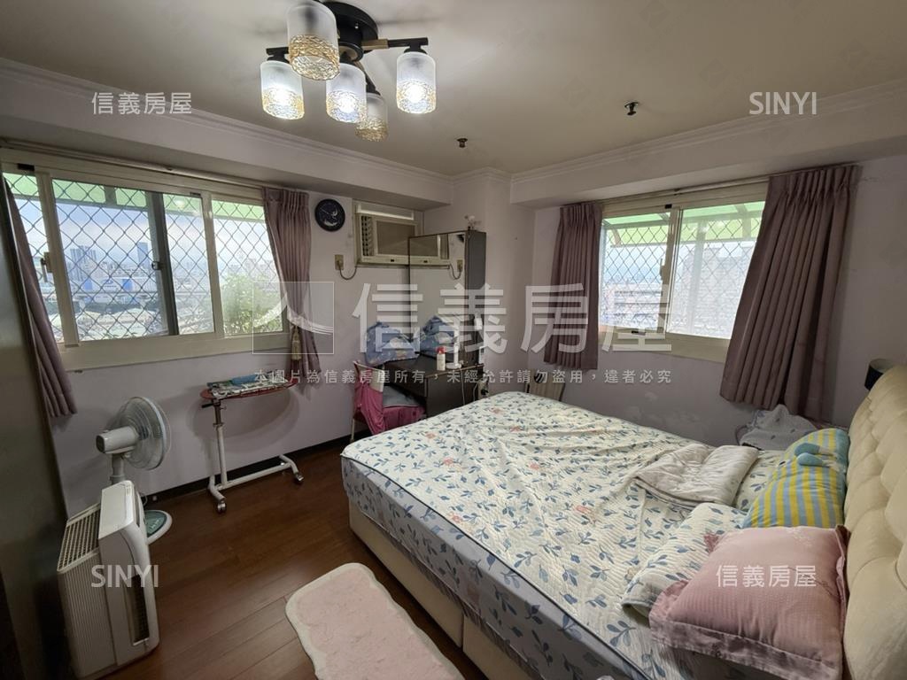 金貴景觀４房車位房屋室內格局與周邊環境